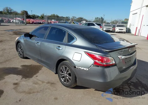 2015 Nissan Altima 2.5 S z USA, uszkodzony, nr VIN 1N4AL3AP6FN358925